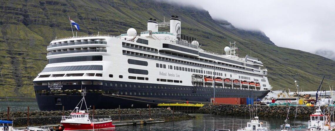 Tropical island shore excursion from a cruise in 2025